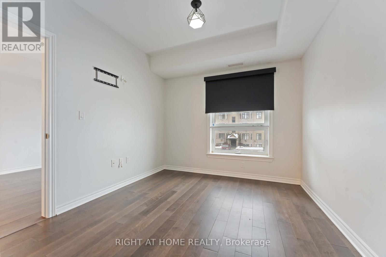 210 - 120 Prestige Circle, Ottawa, Ontario  K4A 1B4 - Photo 14 - X12679916