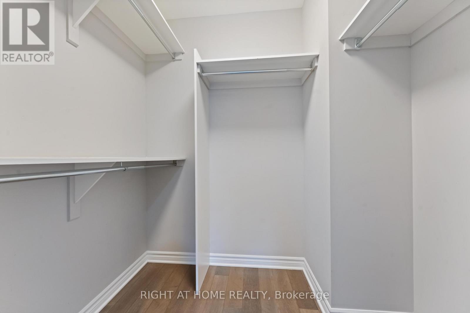 210 - 120 Prestige Circle, Ottawa, Ontario  K4A 1B4 - Photo 15 - X12679916