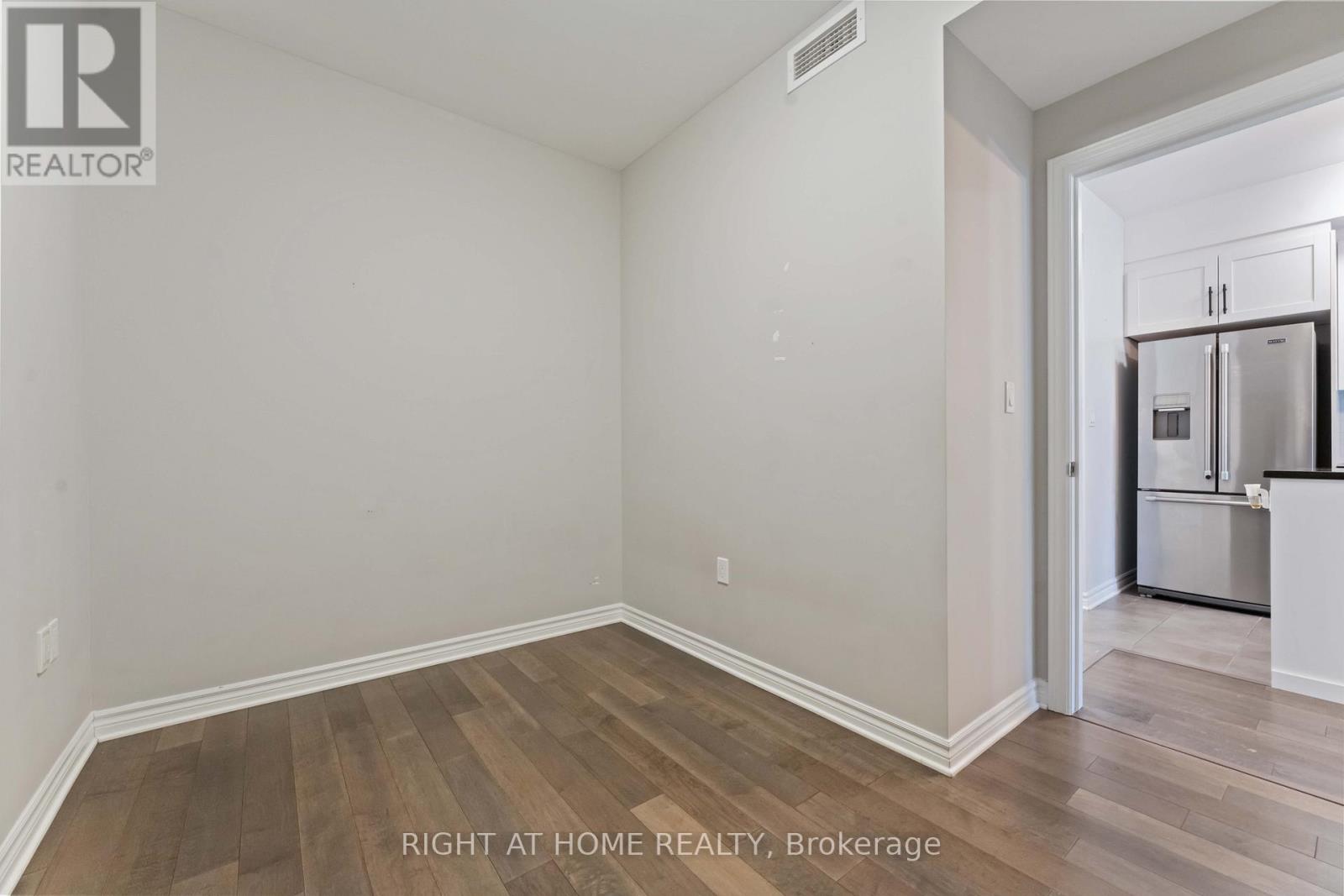 210 - 120 Prestige Circle, Ottawa, Ontario  K4A 1B4 - Photo 16 - X12679916