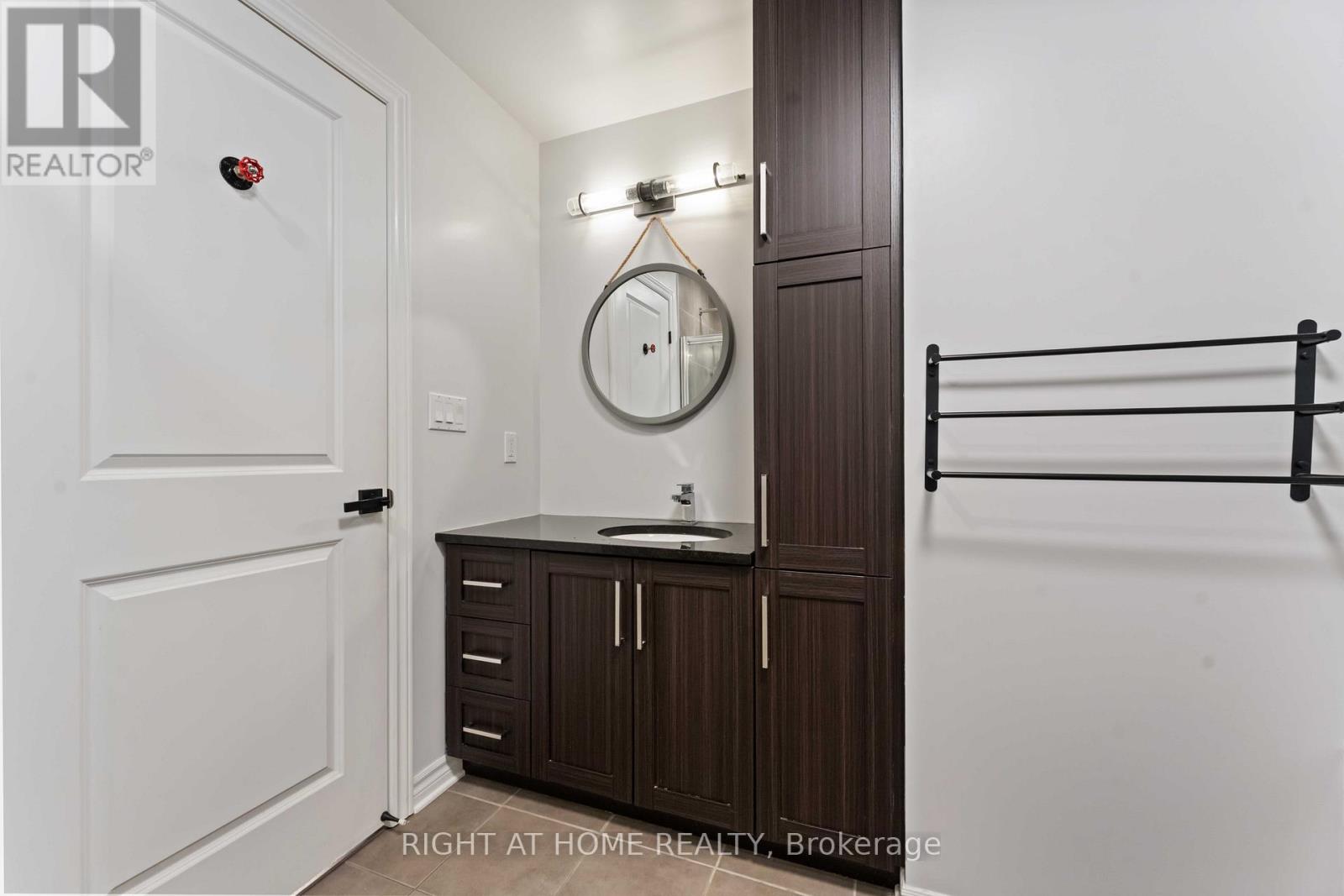 210 - 120 Prestige Circle, Ottawa, Ontario  K4A 1B4 - Photo 18 - X12679916