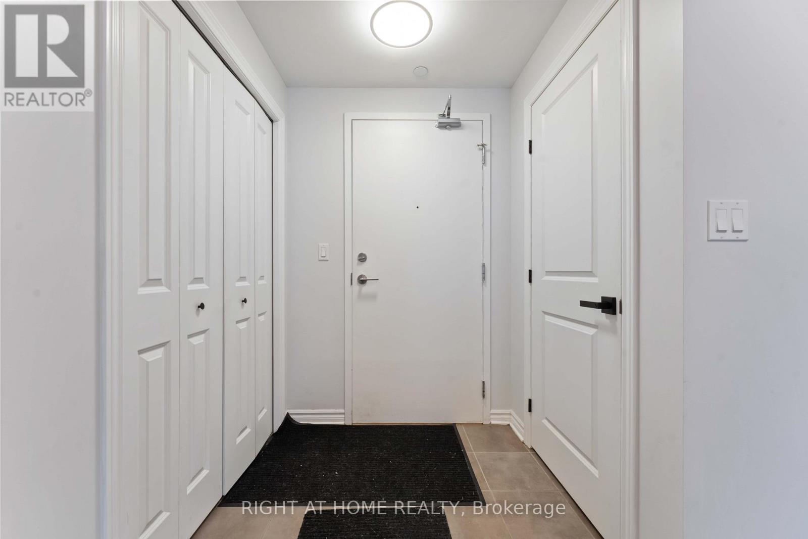 210 - 120 Prestige Circle, Ottawa, Ontario  K4A 1B4 - Photo 8 - X12679916