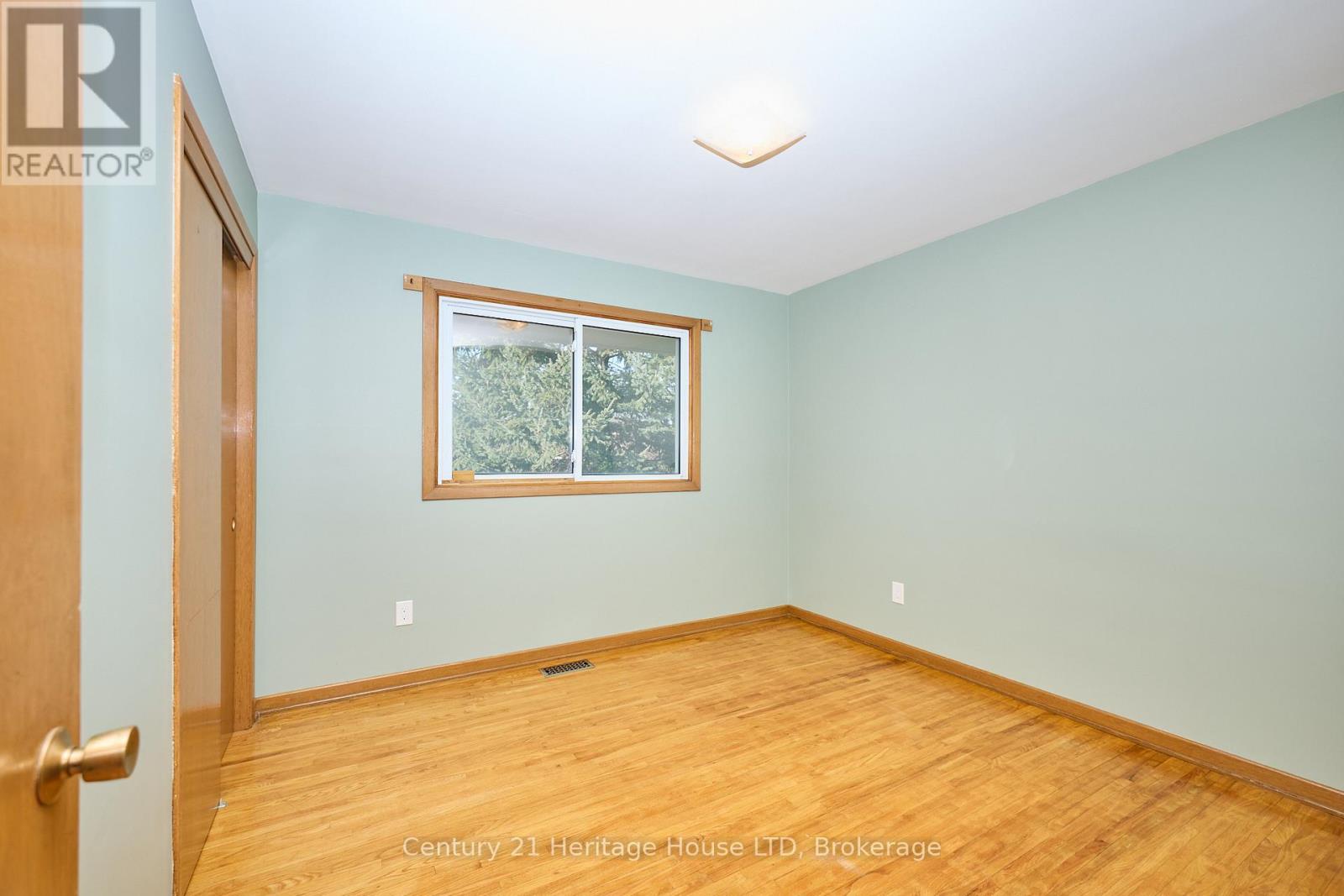 55 Windward Street, St. Catharines, Ontario  L2M 4B9 - Photo 14 - X12679710