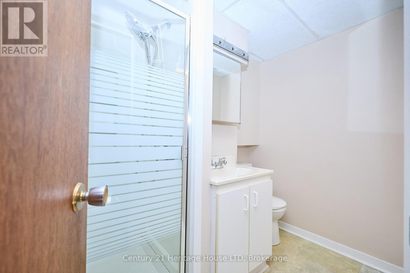 55 Windward Street, St. Catharines, Ontario  L2M 4B9 - Photo 27 - X12679710