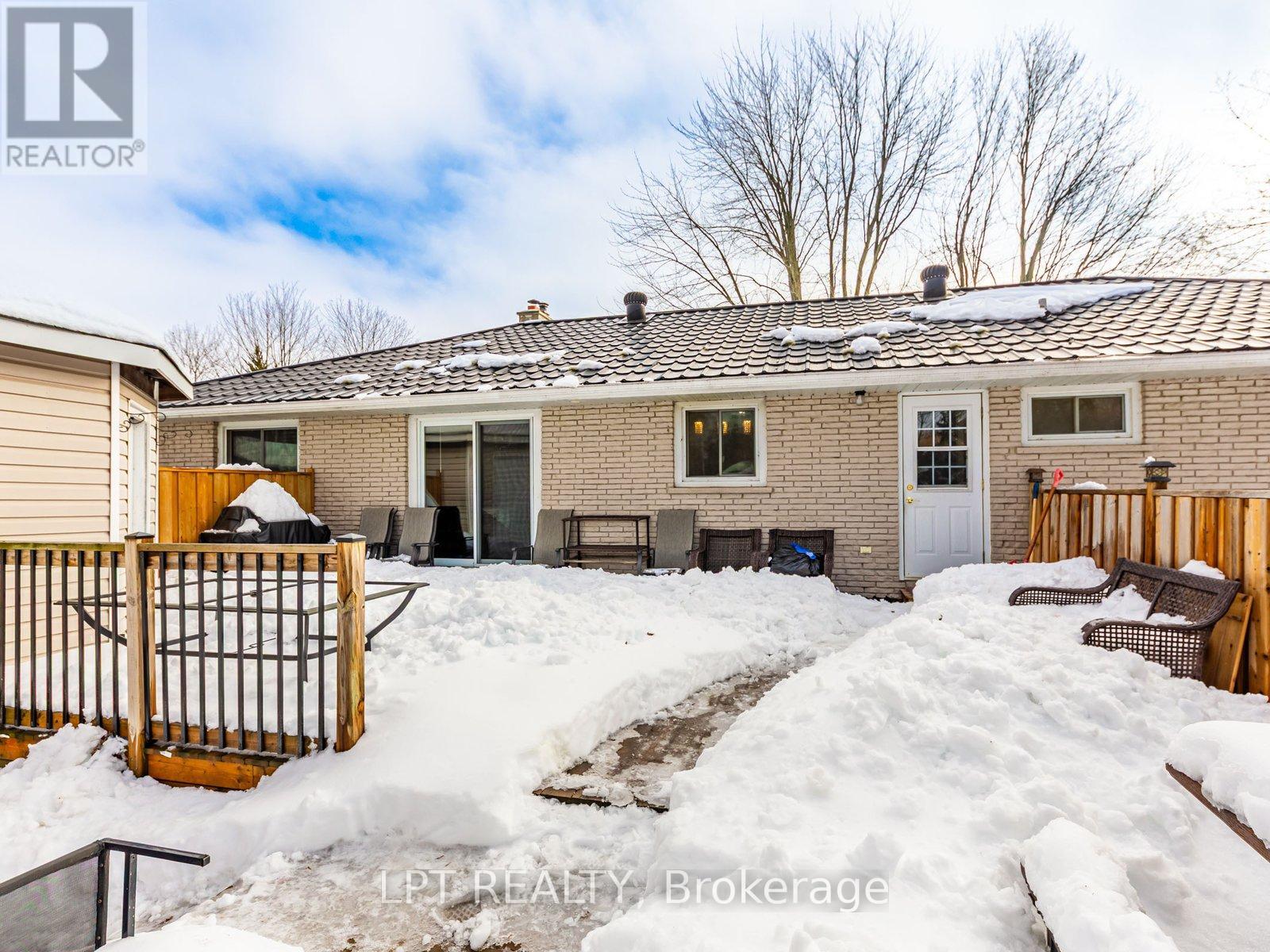 28 Main Street, Georgina (Pefferlaw), Ontario  L0E 1N0 - Photo 4 - N12672416