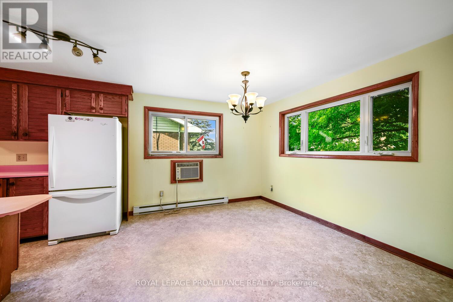 14 Davison Avenue, Brockville, Ontario  K6V 3C2 - Photo 10 - X12679982