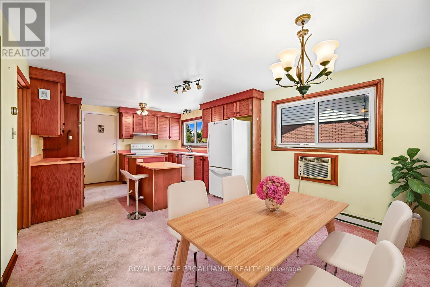 14 Davison Avenue, Brockville, Ontario  K6V 3C2 - Photo 13 - X12679982