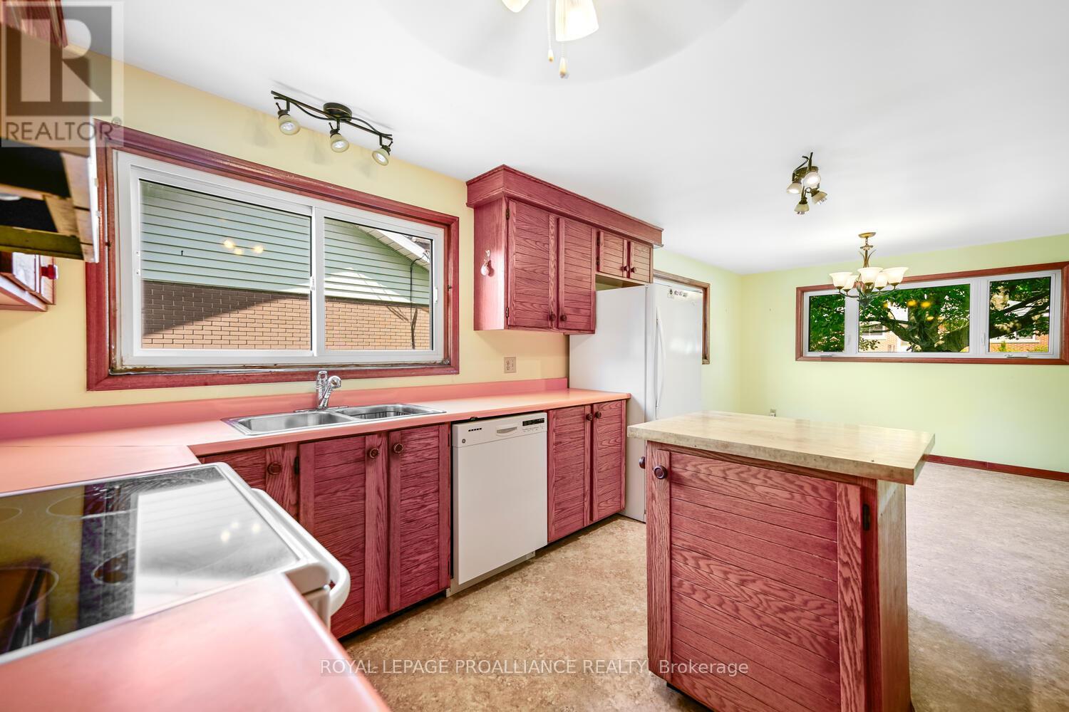 14 Davison Avenue, Brockville, Ontario  K6V 3C2 - Photo 15 - X12679982