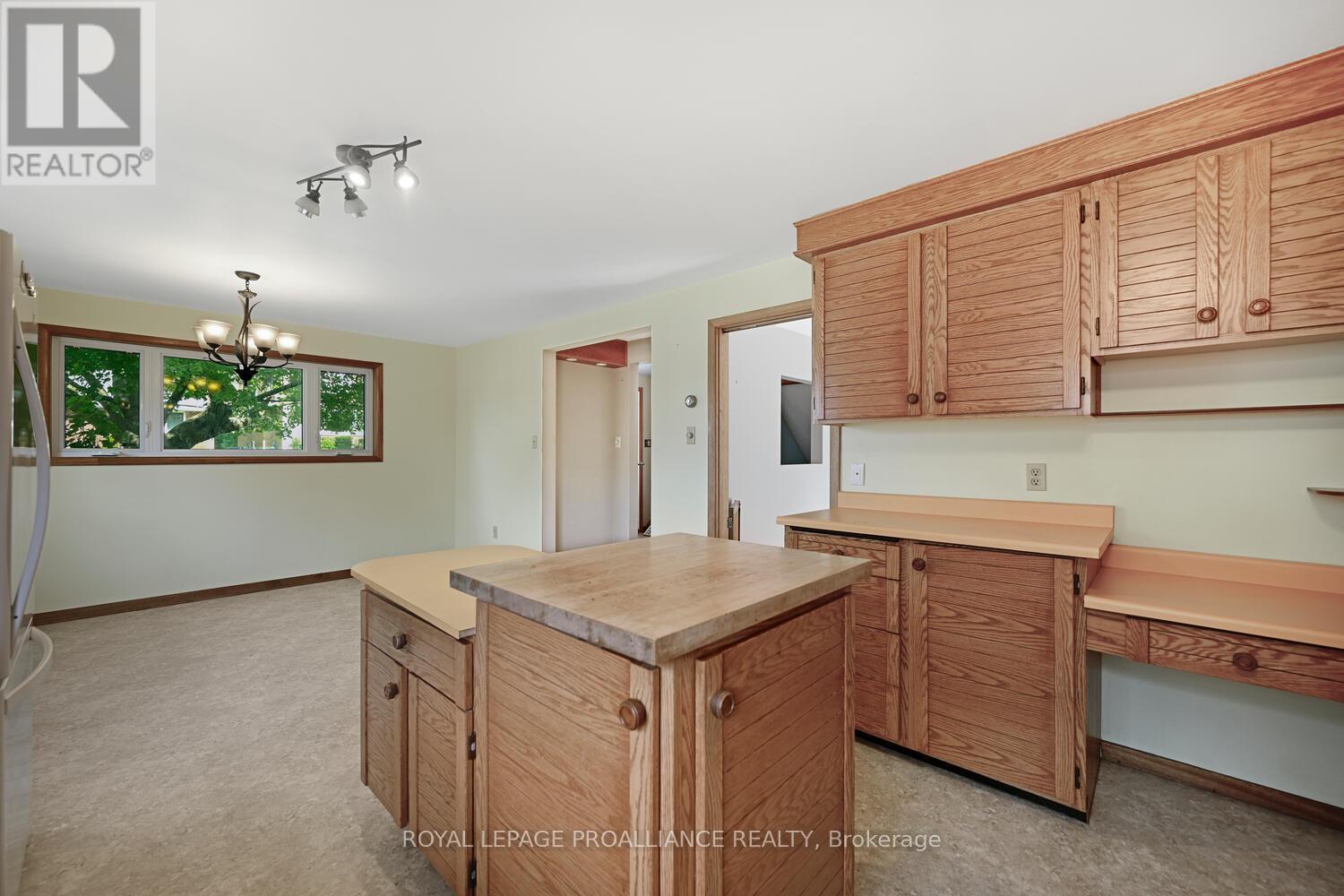 14 Davison Avenue, Brockville, Ontario  K6V 3C2 - Photo 16 - X12679982