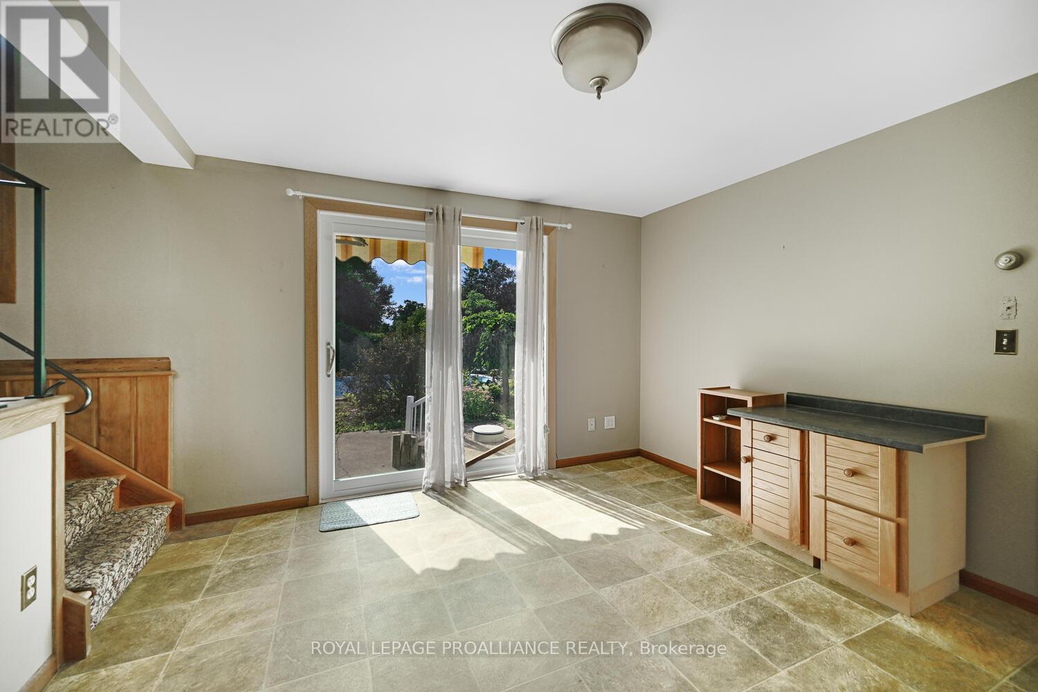 14 Davison Avenue, Brockville, Ontario  K6V 3C2 - Photo 18 - X12679982