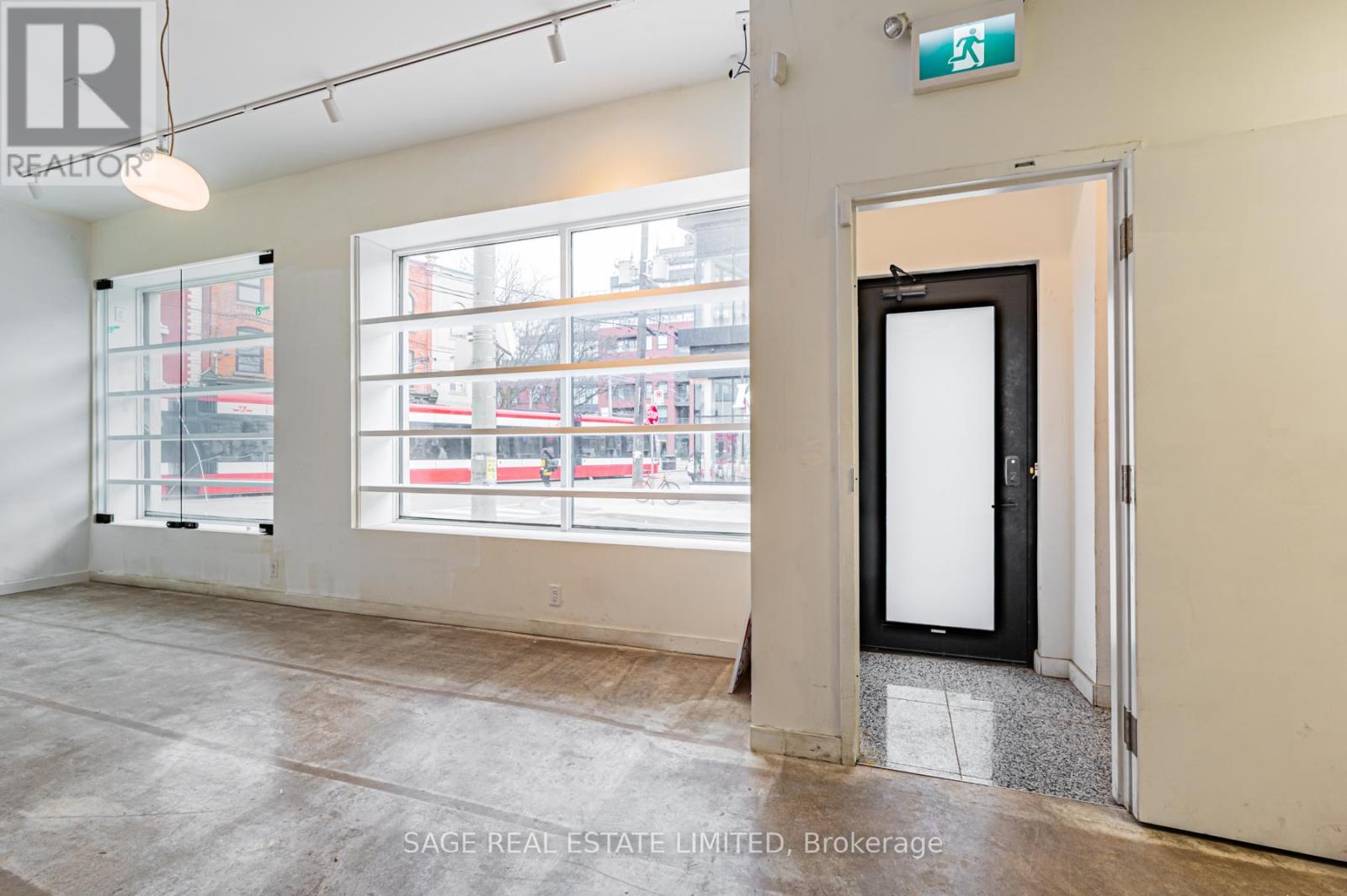 Main - 1227 Dundas Street W, Toronto, Ontario  M6J 0E8 - Photo 17 - C12679664