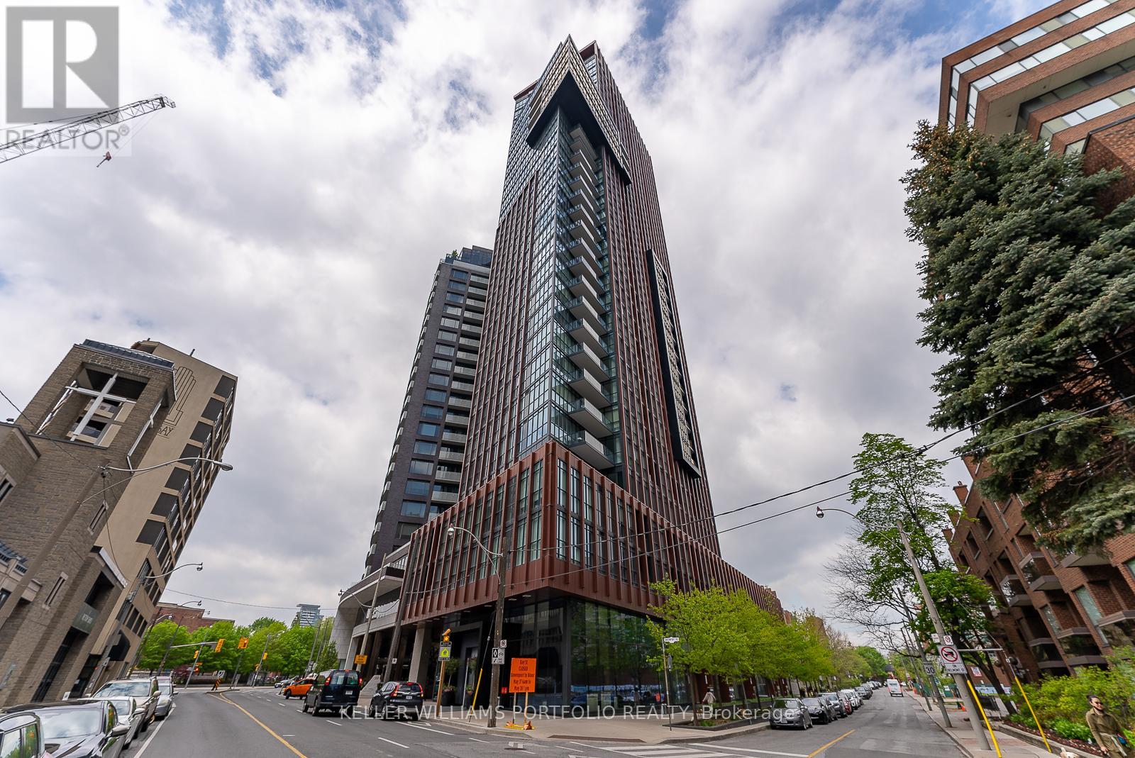 2106 - 32 Davenport Road, Toronto, Ontario  M5R 0B5 - Photo 1 - C12679668
