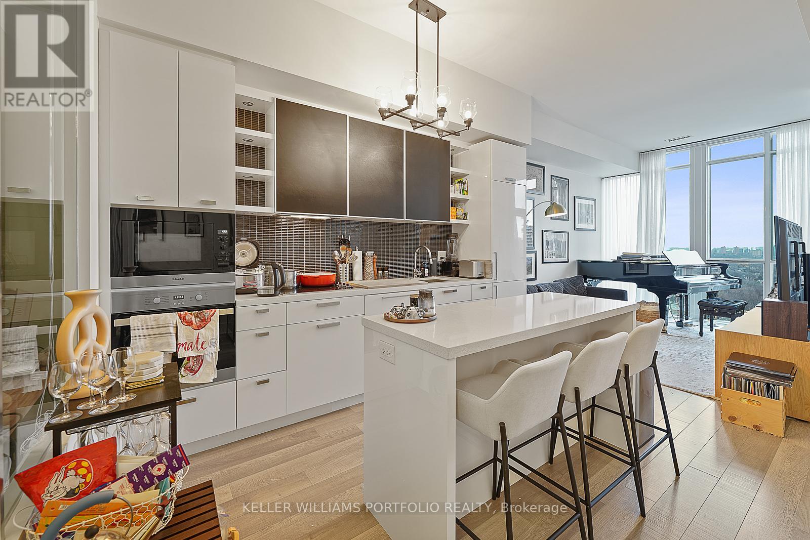 2106 - 32 Davenport Road, Toronto, Ontario  M5R 0B5 - Photo 13 - C12679668