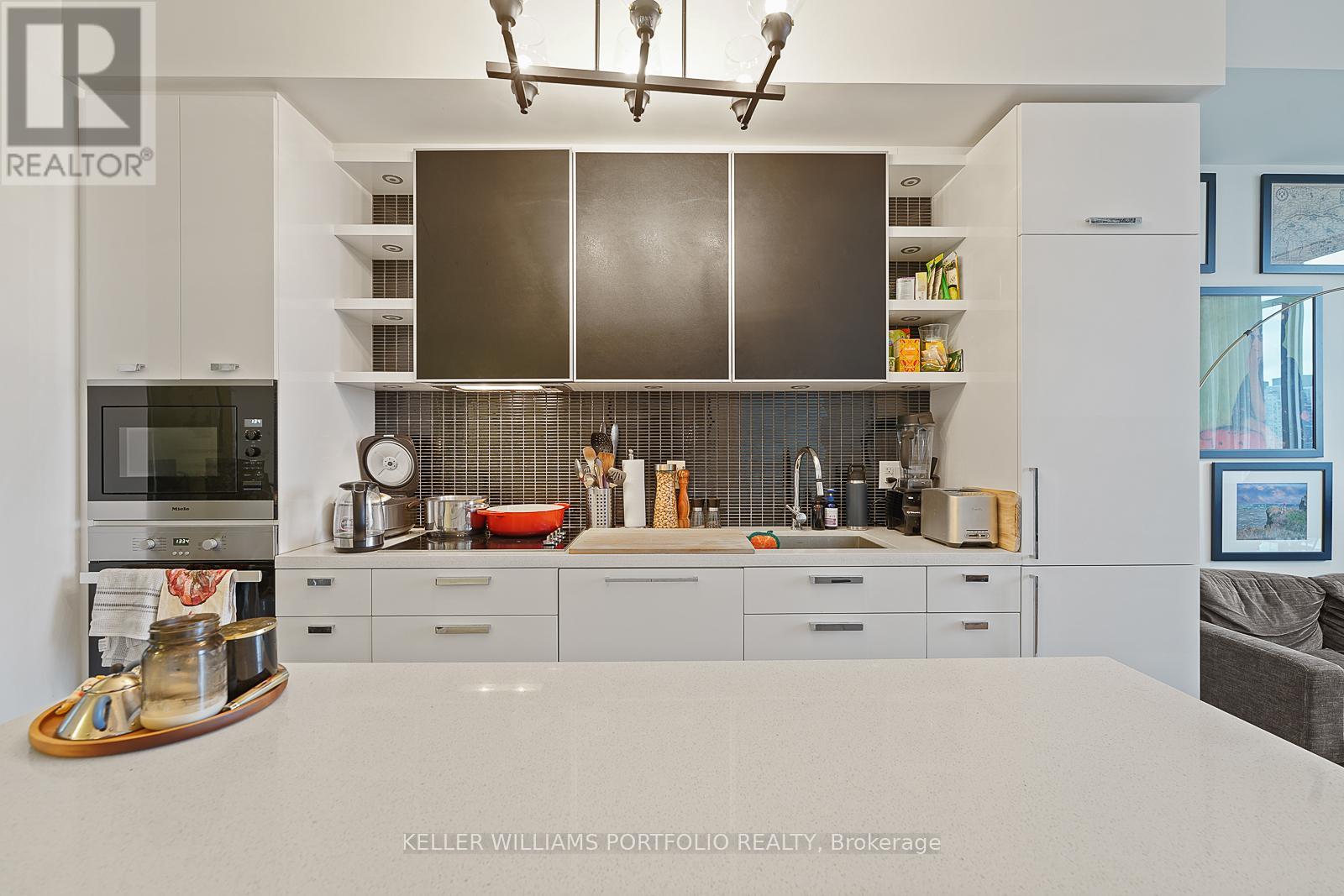 2106 - 32 Davenport Road, Toronto, Ontario  M5R 0B5 - Photo 14 - C12679668