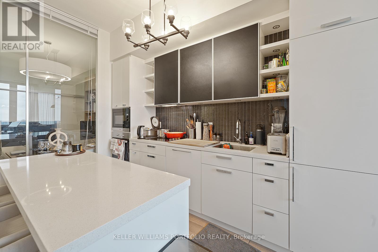 2106 - 32 Davenport Road, Toronto, Ontario  M5R 0B5 - Photo 15 - C12679668