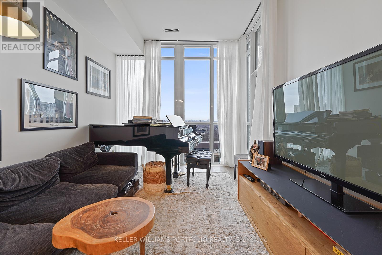 2106 - 32 Davenport Road, Toronto, Ontario  M5R 0B5 - Photo 18 - C12679668