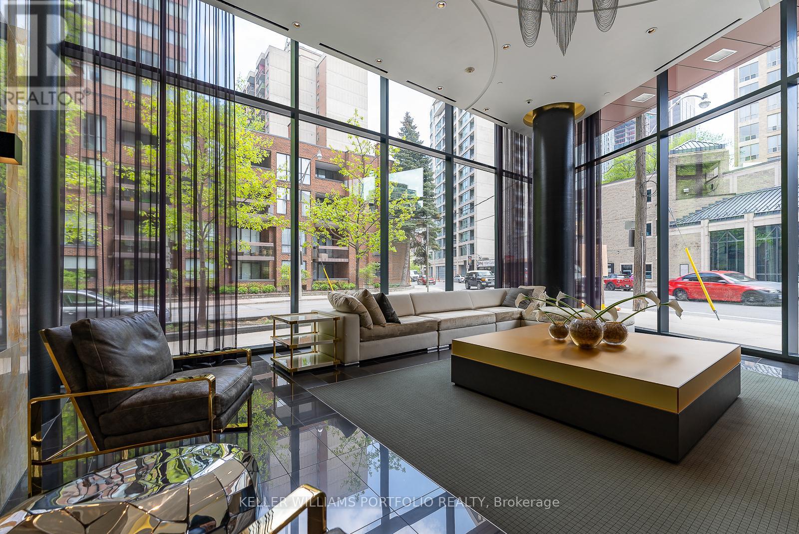 2106 - 32 Davenport Road, Toronto, Ontario  M5R 0B5 - Photo 2 - C12679668