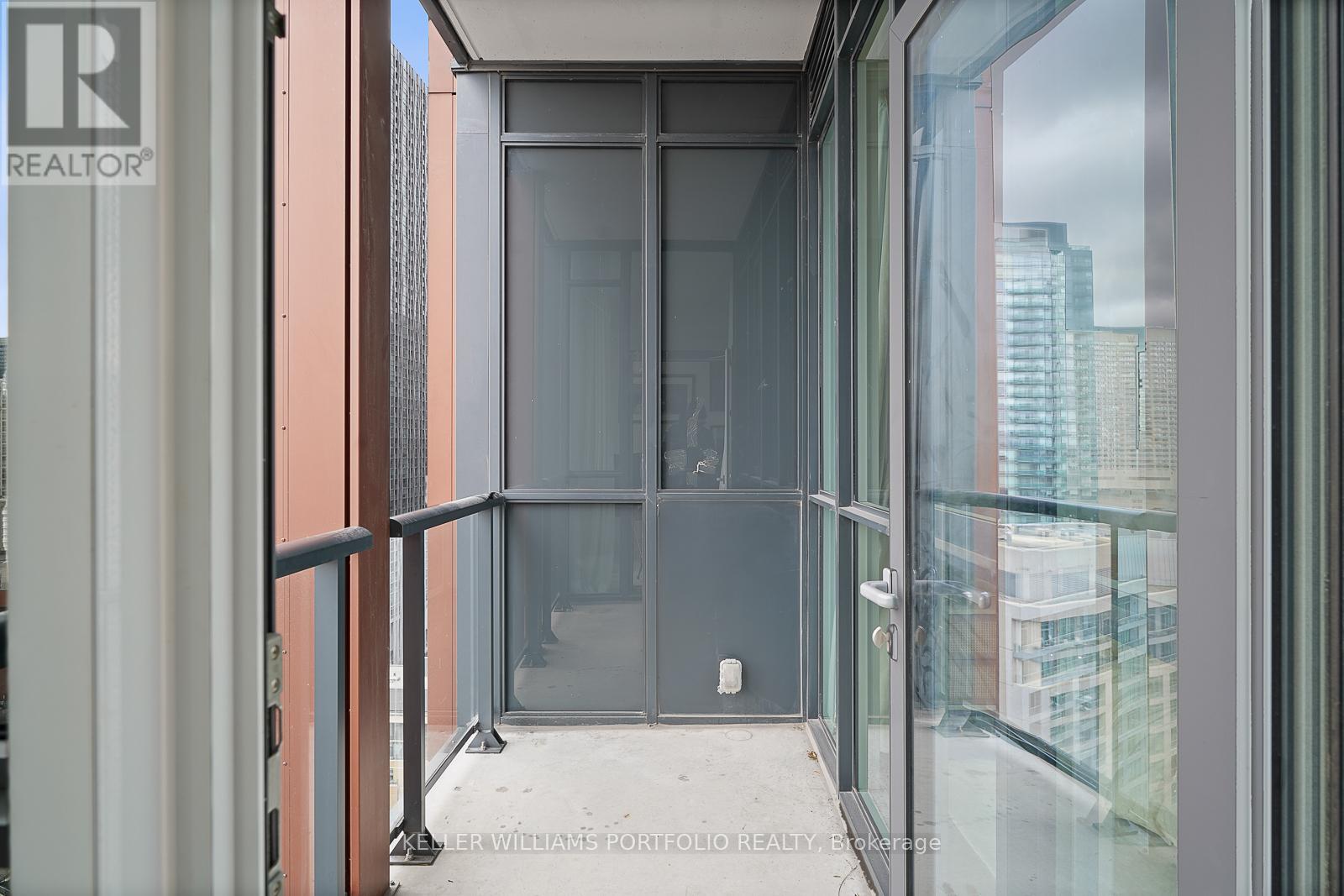 2106 - 32 Davenport Road, Toronto, Ontario  M5R 0B5 - Photo 4 - C12679668