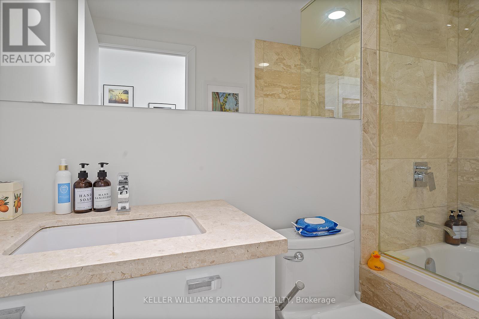 2106 - 32 Davenport Road, Toronto, Ontario  M5R 0B5 - Photo 9 - C12679668