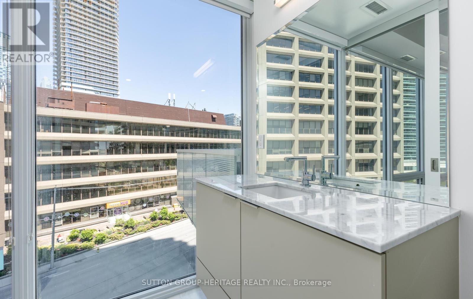 520 - 15 Queen's Quay E, Toronto, Ontario  M4J 1Y1 - Photo 15 - C12679686