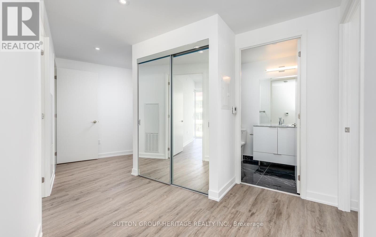 520 - 15 Queen's Quay E, Toronto, Ontario  M4J 1Y1 - Photo 7 - C12679686