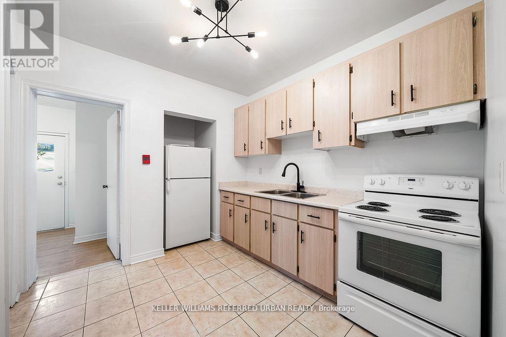 Main - 46 Concord Avenue, Toronto, Ontario  M6H 2P1 - Photo 4 - C12679718