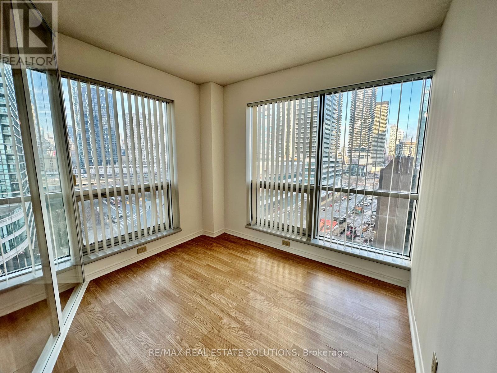 907 - 10 Yonge Street, Toronto, Ontario  M5E 1R4 - Photo 11 - C12679836