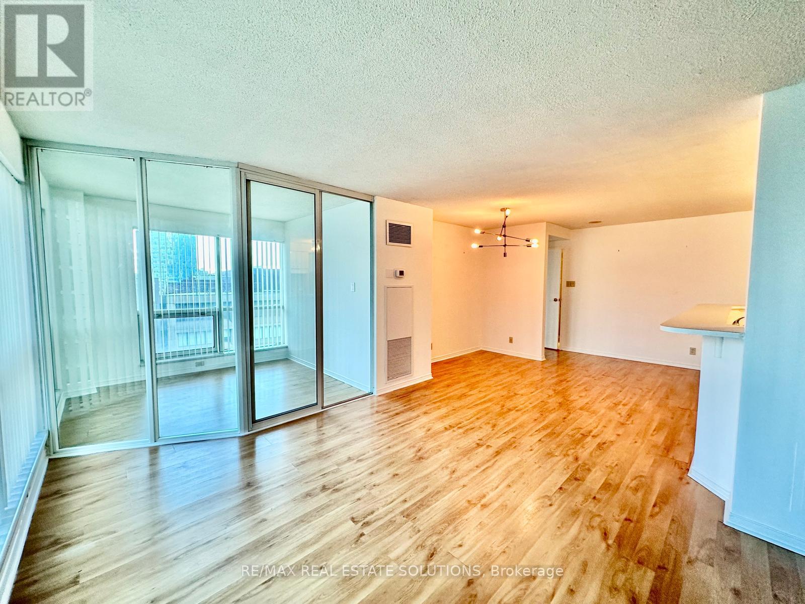 907 - 10 Yonge Street, Toronto, Ontario  M5E 1R4 - Photo 8 - C12679836