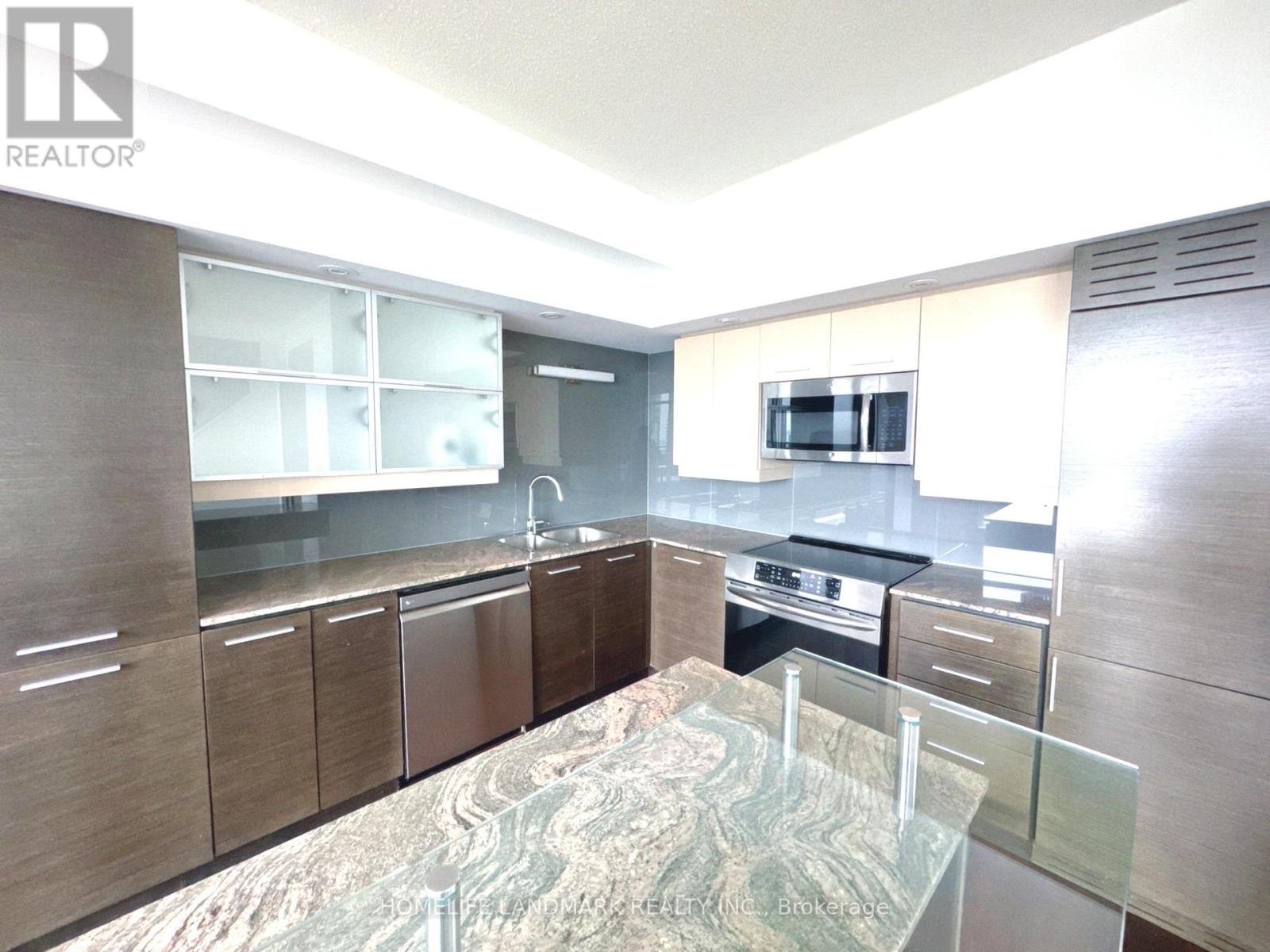 833 - 8 Telegram Mews, Toronto, Ontario  M5V 3Z5 - Photo 4 - C12679988