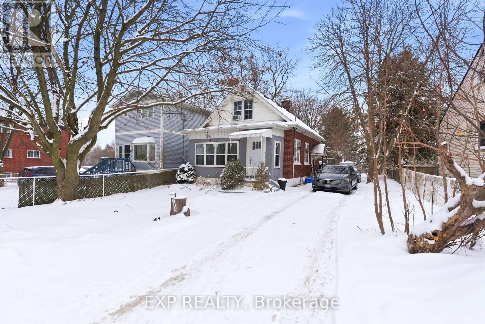 116 Thomas Street, Oshawa, Ontario  L1H 3W8 - Photo 2 - E12679684