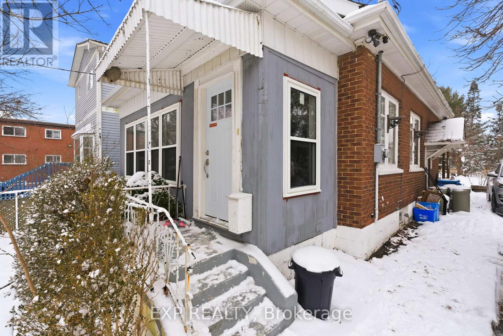 116 Thomas Street, Oshawa, Ontario  L1H 3W8 - Photo 3 - E12679684