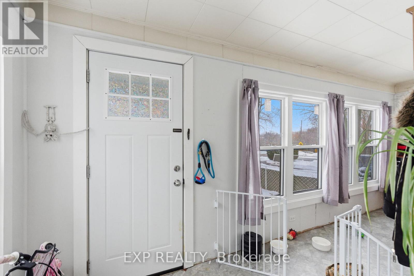 116 Thomas Street, Oshawa, Ontario  L1H 3W8 - Photo 4 - E12679684