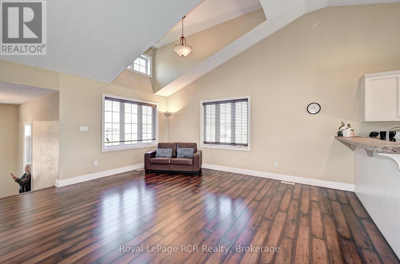 101 Douglas Street, West Grey, Ontario  N0G 1R0 - Photo 12 - X12509816