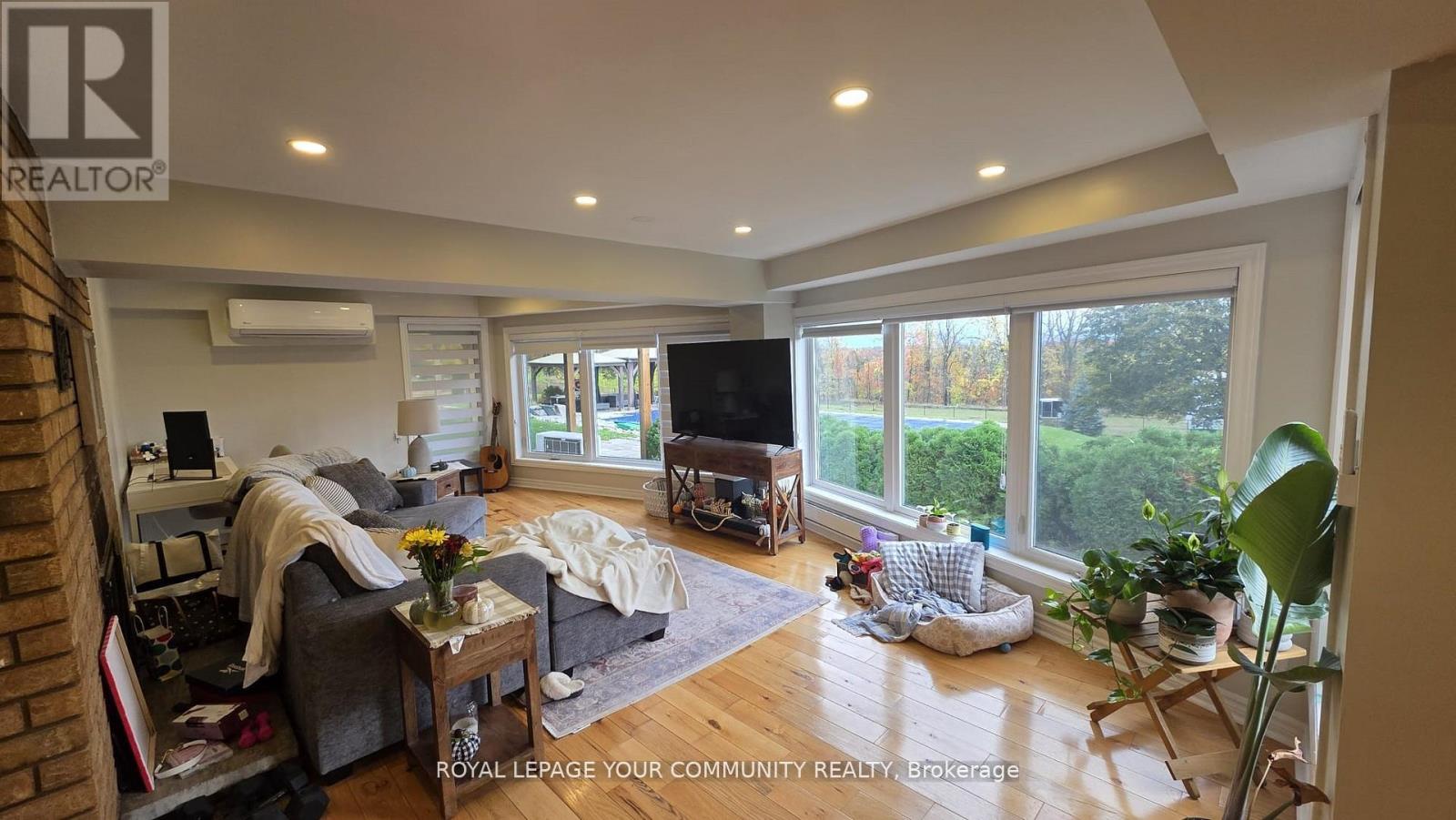 284 CATERING ROAD, Georgina, Ontario