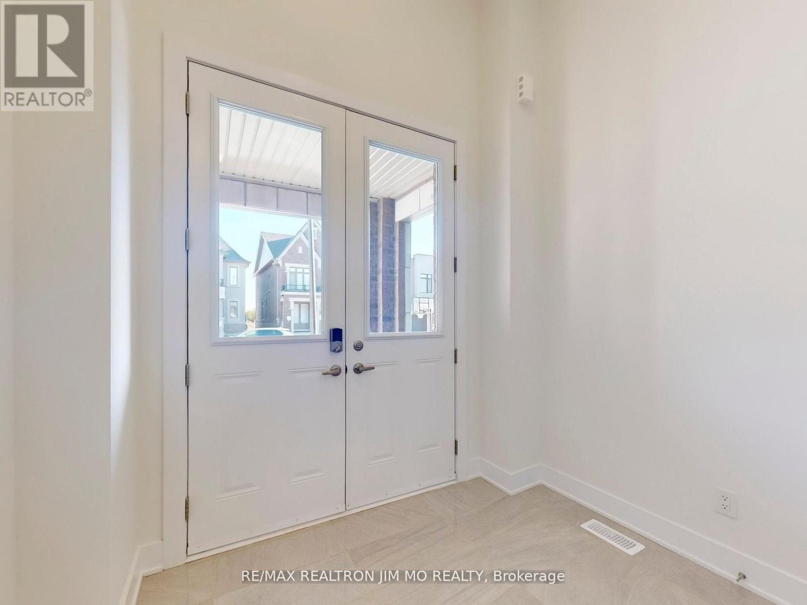 20 Nanhai Avenue, Markham, Ontario  L6C 3M9 - Photo 3 - N12679676