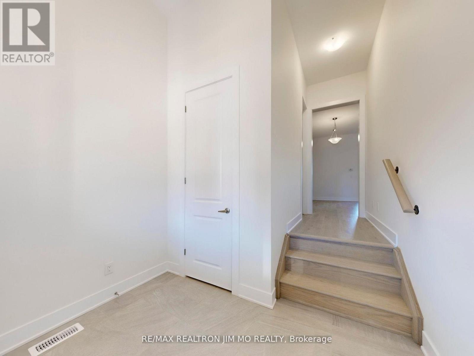 20 Nanhai Avenue, Markham, Ontario  L6C 3M9 - Photo 4 - N12679676