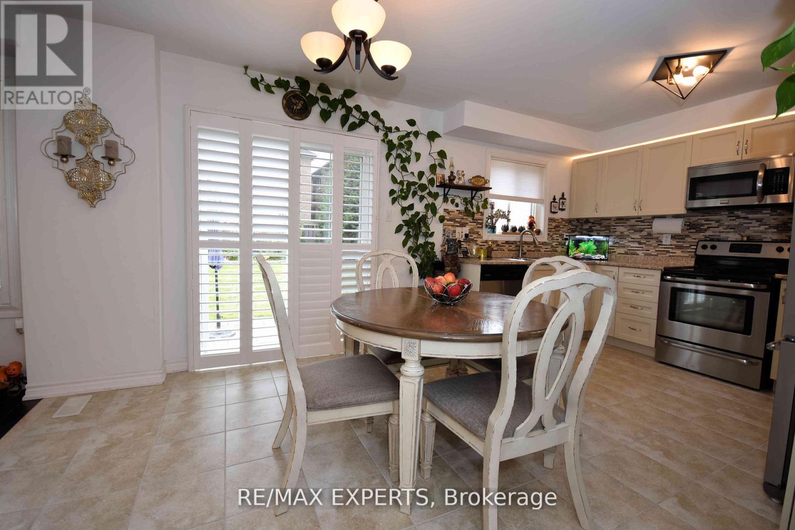 136 Donald Stewart Crescent, East Gwillimbury (Mt Albert), Ontario  L0G 1M0 - Photo 12 - N12679680