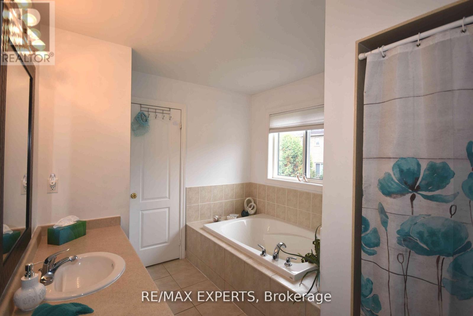 136 Donald Stewart Crescent, East Gwillimbury (Mt Albert), Ontario  L0G 1M0 - Photo 20 - N12679680