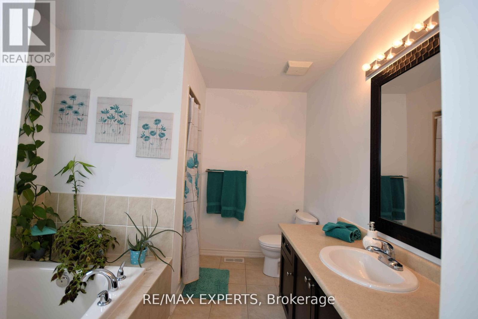 136 Donald Stewart Crescent, East Gwillimbury (Mt Albert), Ontario  L0G 1M0 - Photo 21 - N12679680