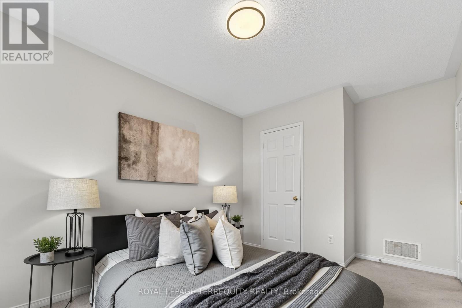 319 Penndutch Circle, Whitchurch-Stouffville, Ontario  L4A 0P2 - Photo 13 - N12679730