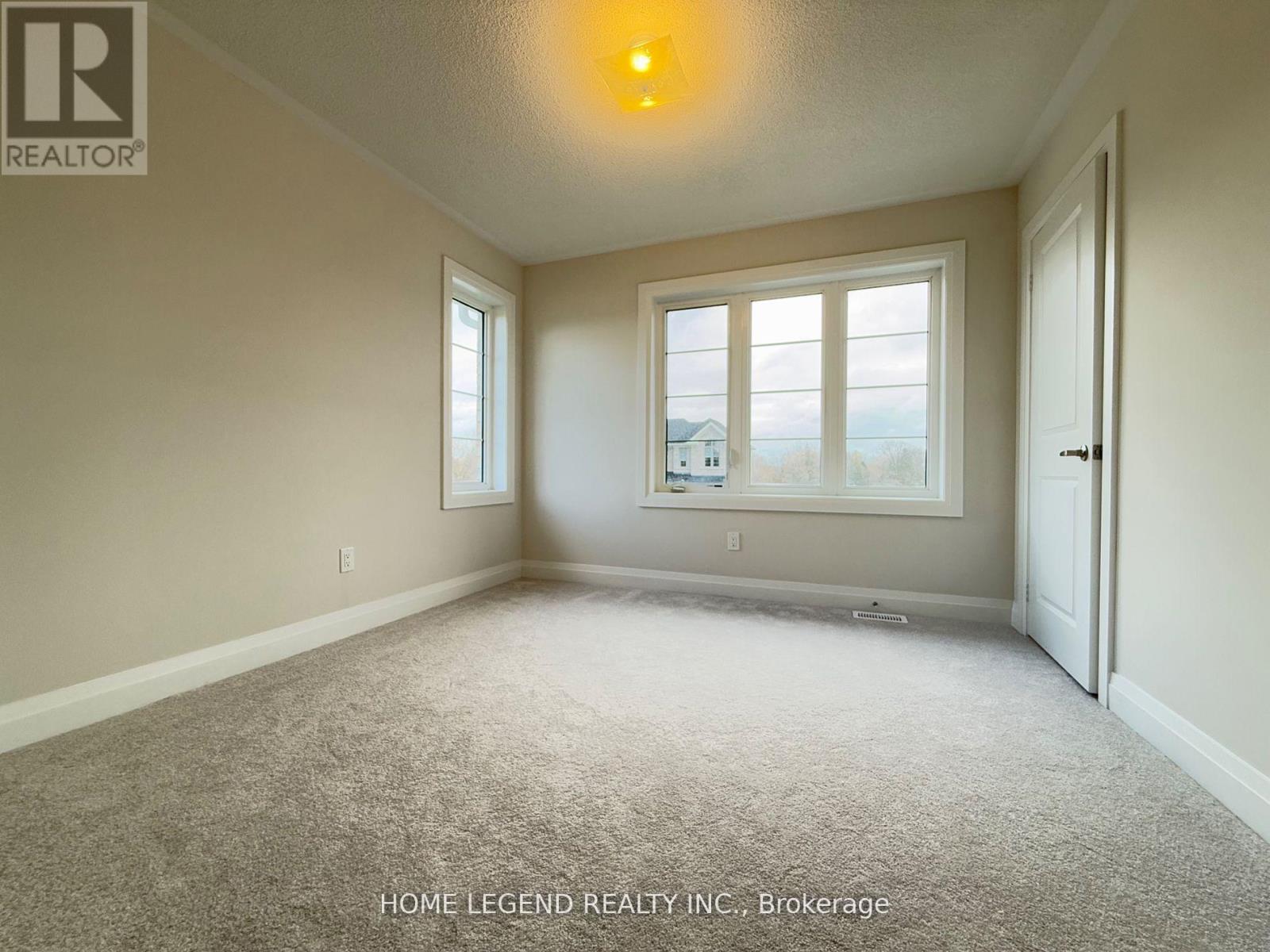 2 Rail Trail Court, Georgina, Ontario  L0E 1R0 - Photo 11 - N12679866