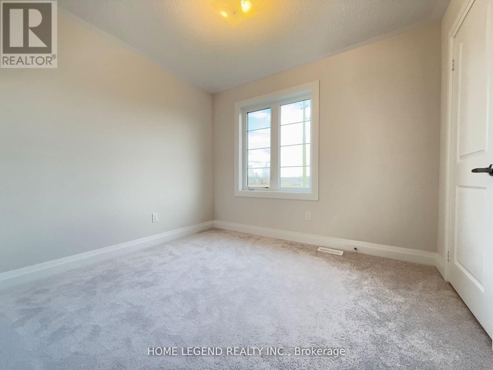 2 Rail Trail Court, Georgina, Ontario  L0E 1R0 - Photo 12 - N12679866