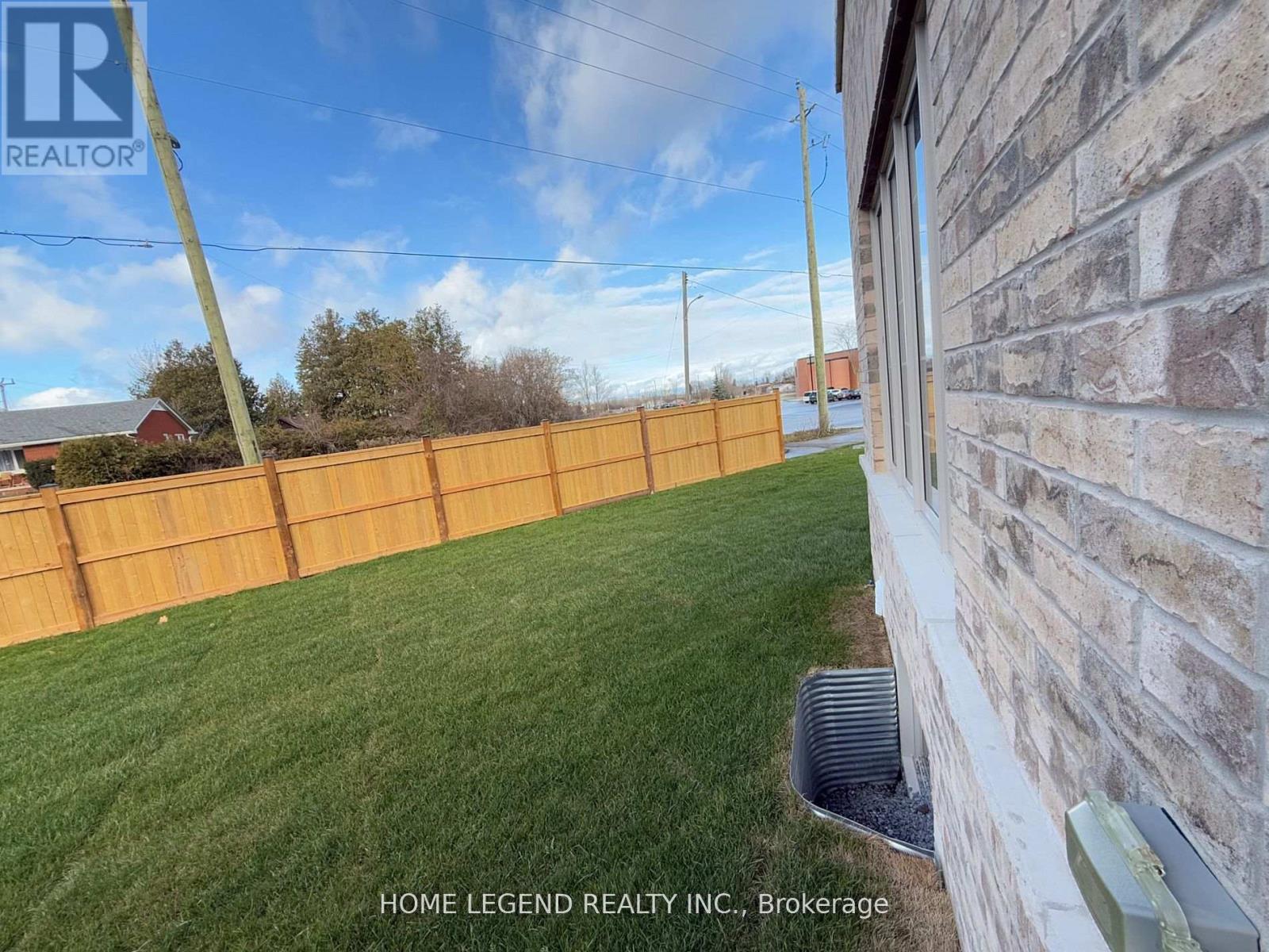 2 Rail Trail Court, Georgina, Ontario  L0E 1R0 - Photo 16 - N12679866