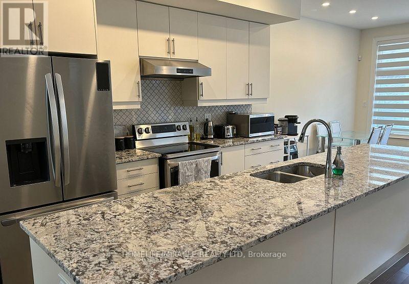 8 Bennington Road, Newmarket, Ontario  L3X 0M8 - Photo 10 - N12679896