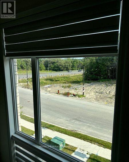 8 Bennington Road, Newmarket, Ontario  L3X 0M8 - Photo 3 - N12679896