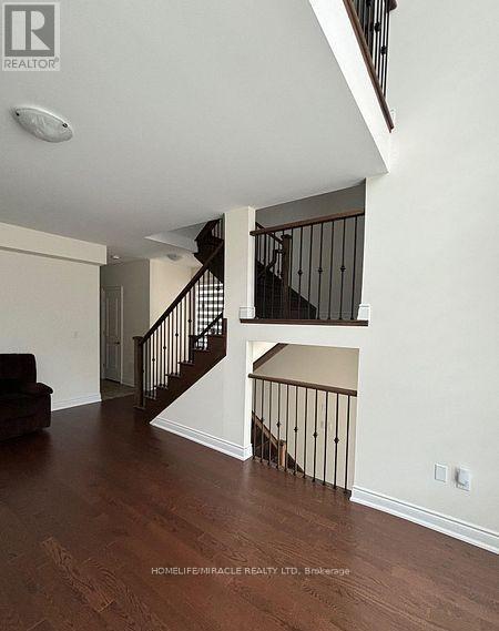 8 Bennington Road, Newmarket, Ontario  L3X 0M8 - Photo 30 - N12679896