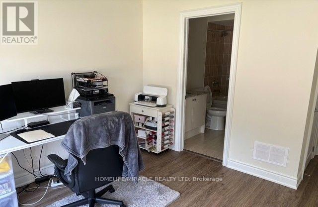 8 Bennington Road, Newmarket, Ontario  L3X 0M8 - Photo 16 - N12679934