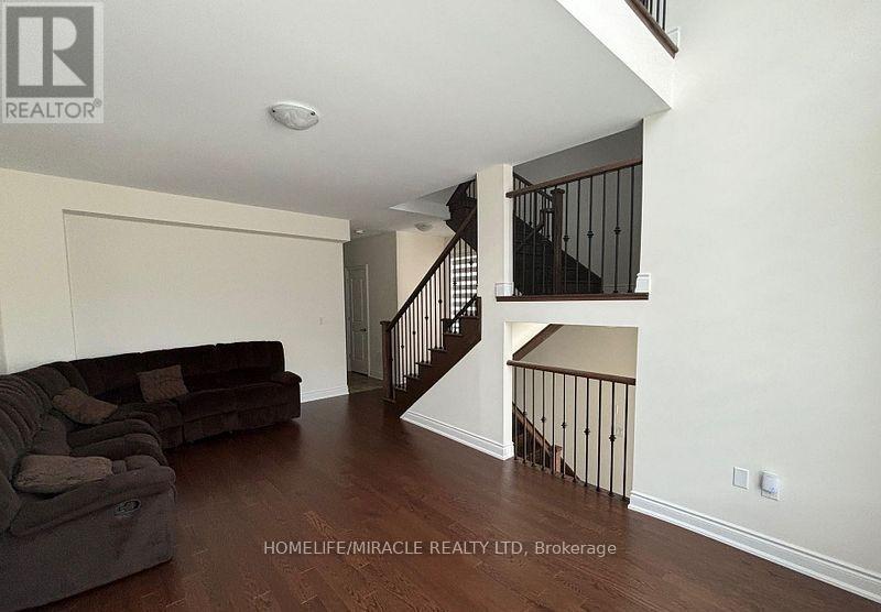 8 Bennington Road, Newmarket, Ontario  L3X 0M8 - Photo 28 - N12679934