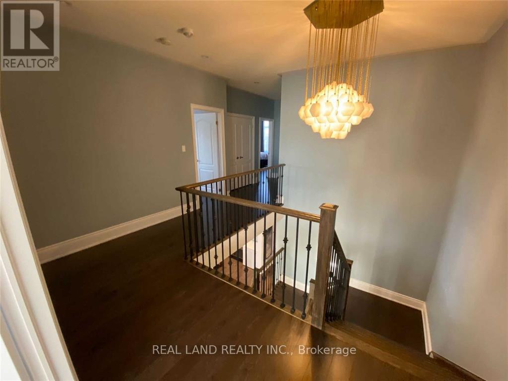 2 Castle Mountain Court, King, Ontario  L7B 0A3 - Photo 12 - N12679968