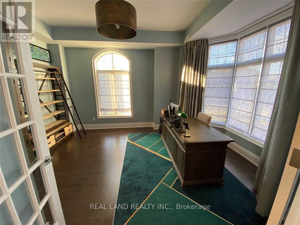 2 Castle Mountain Court, King, Ontario  L7B 0A3 - Photo 4 - N12679968