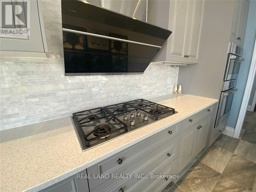 2 Castle Mountain Court, King, Ontario  L7B 0A3 - Photo 7 - N12679968